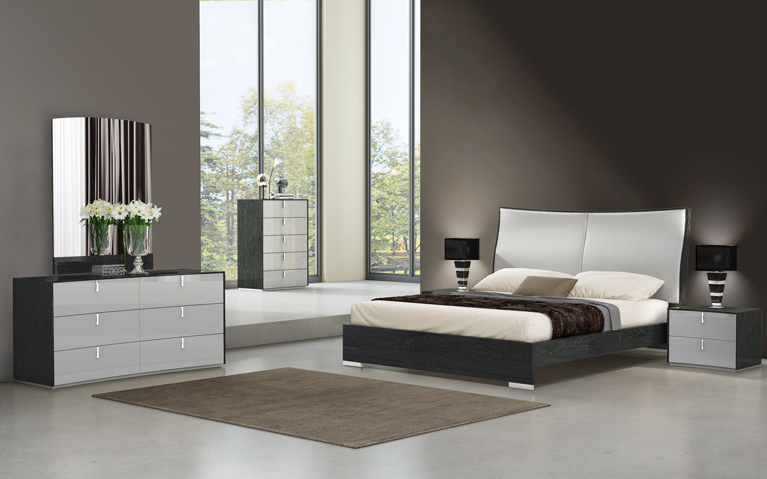 Vera Queen Bed